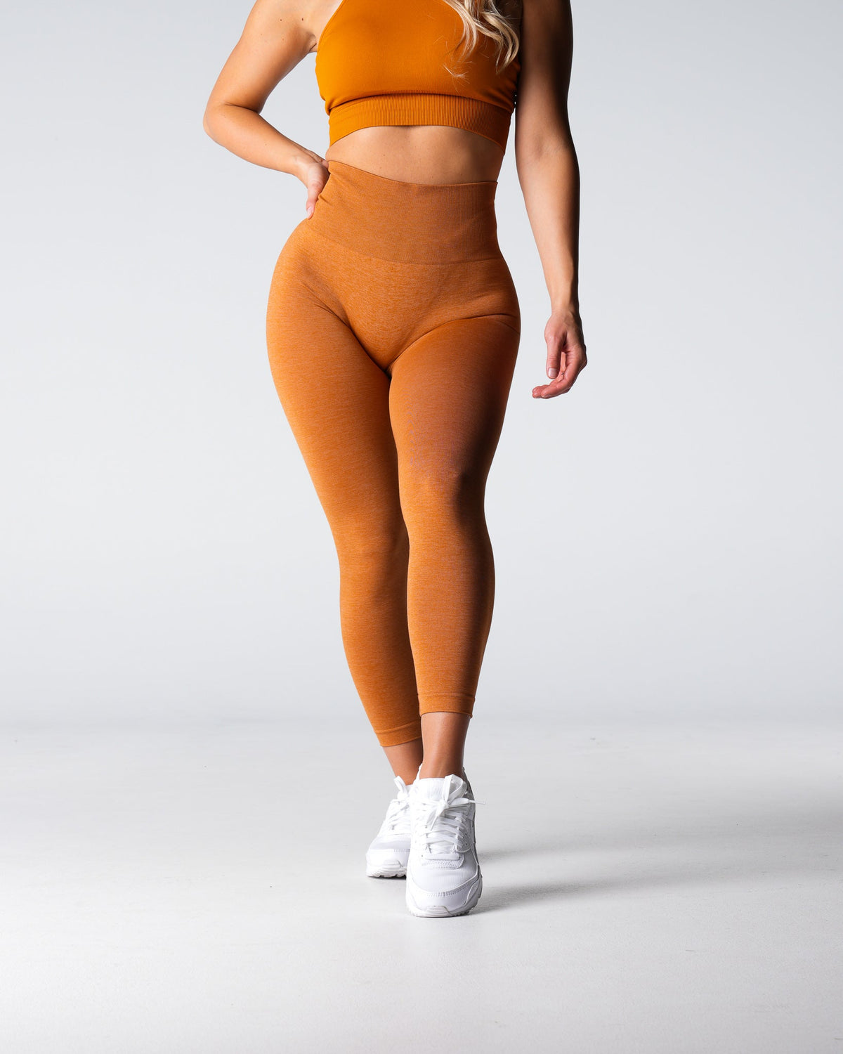 Women Terracotta Shape Seamless Leggings | NVGTN
