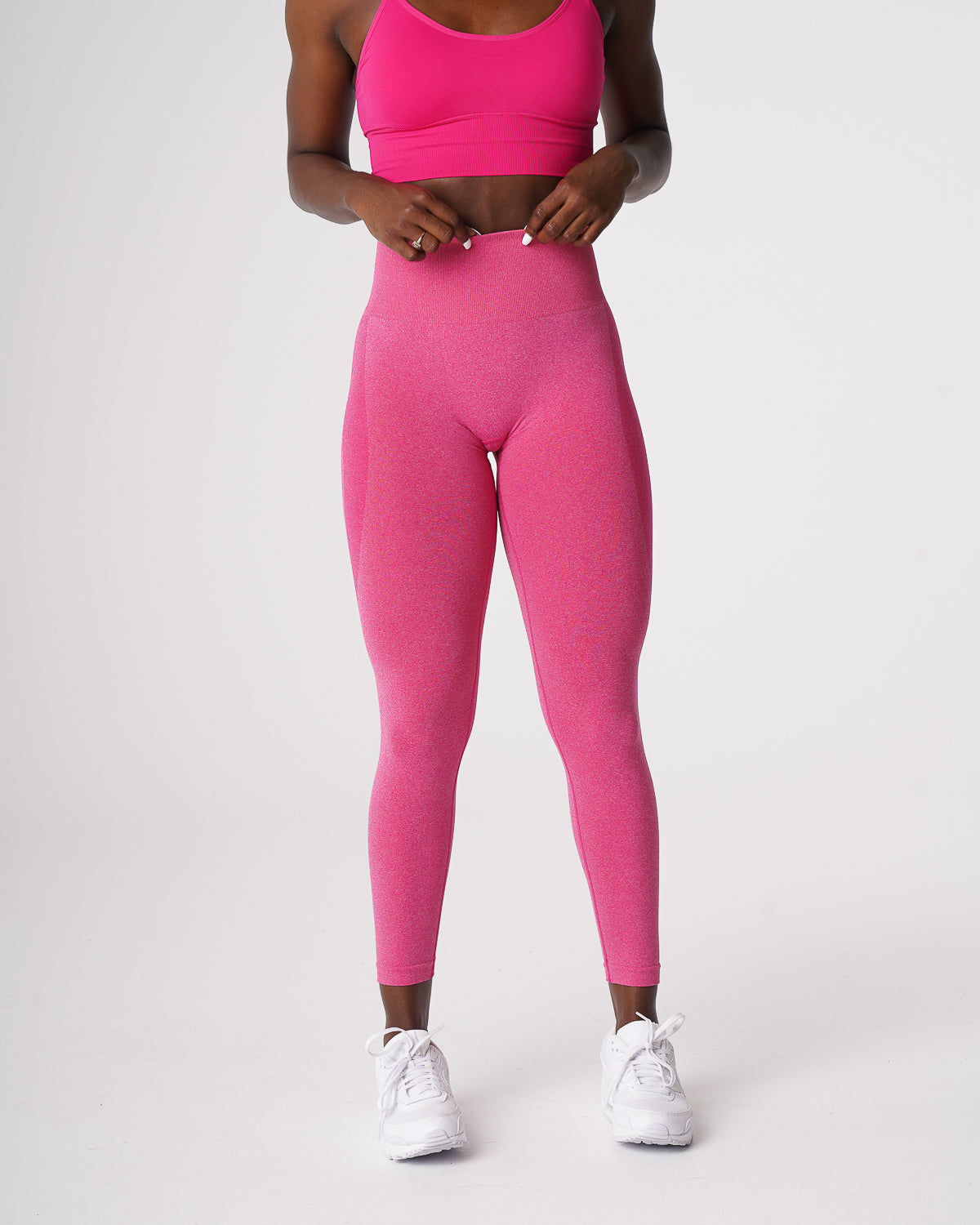 Women Fuchsia Contour Seamless Leggings | NVGTN