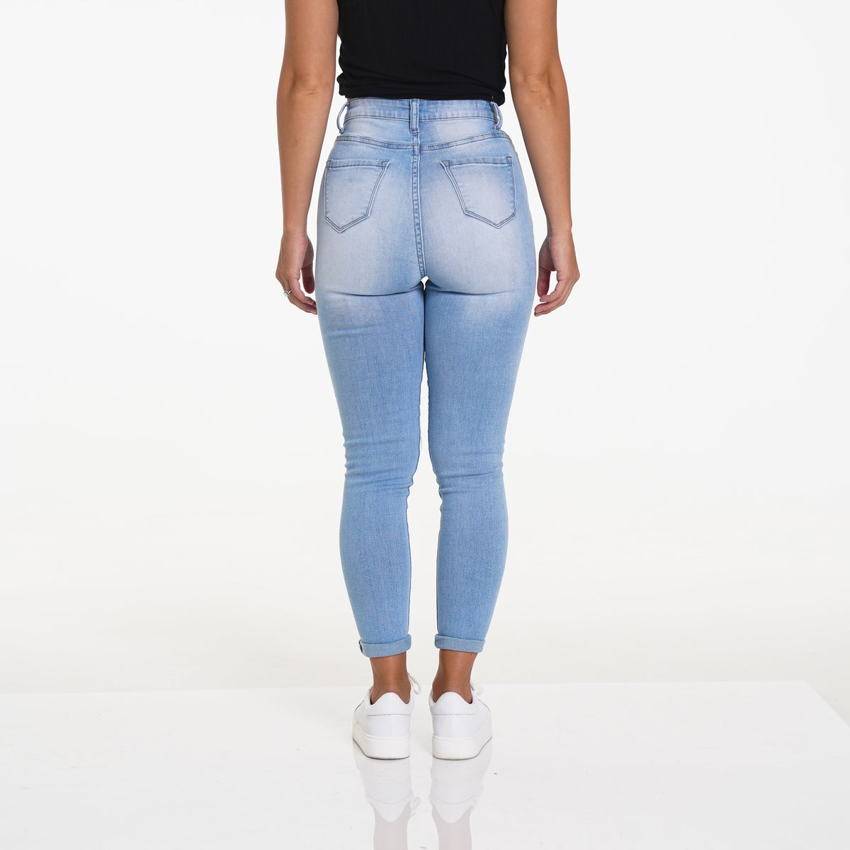 Women Navishape Light Wash Ripped Jeans | NVGTN