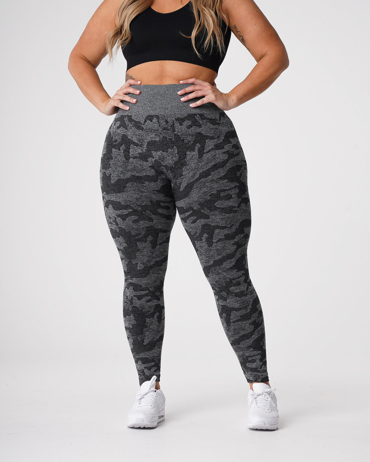 Women Black Camo Seamless Leggings | NVGTN
