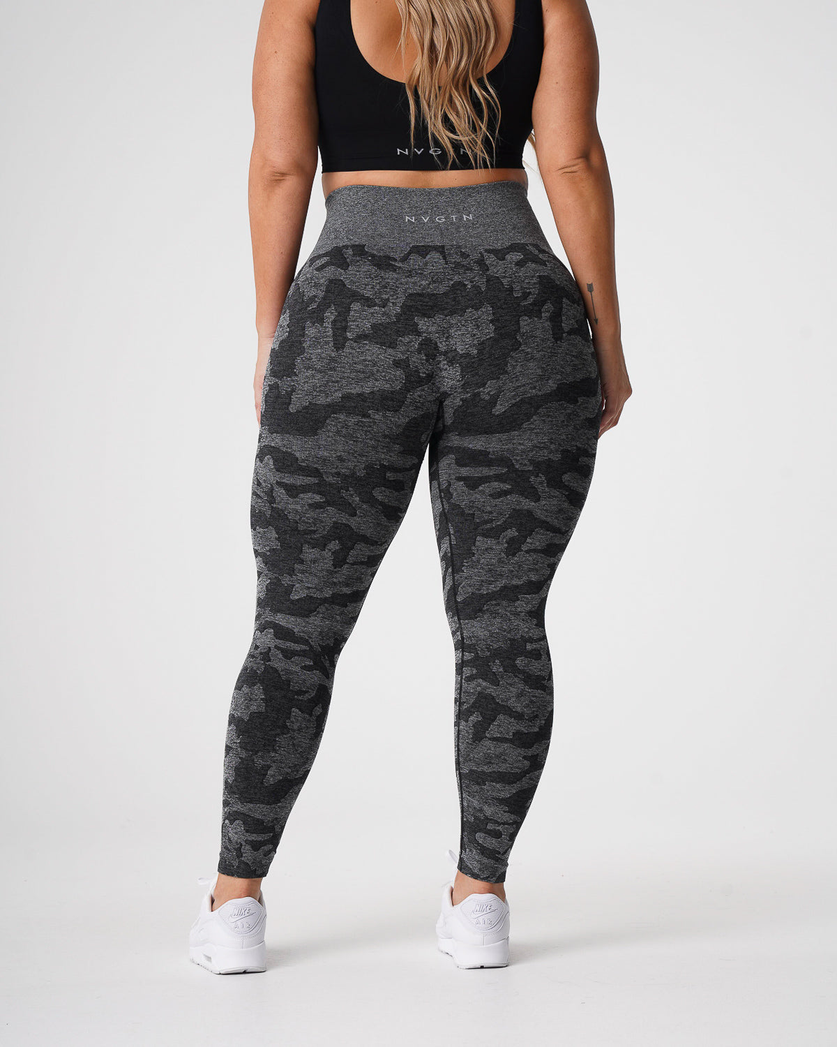 Women Black Camo Seamless Leggings | NVGTN