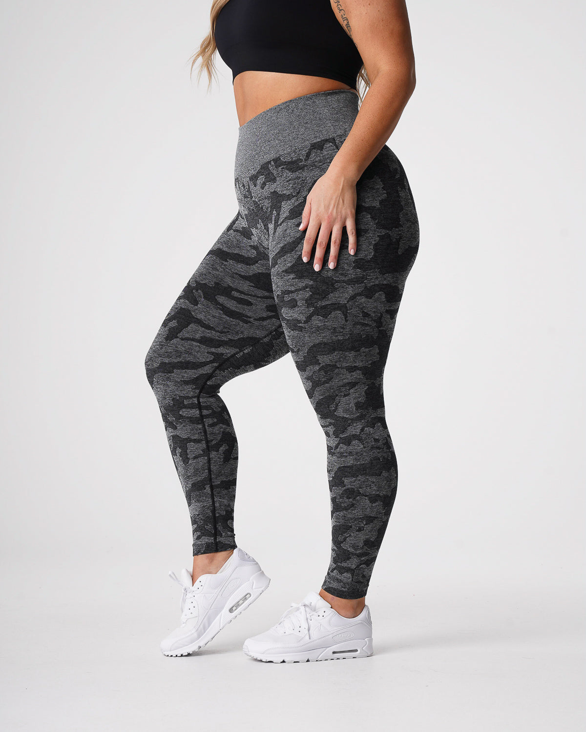 Women Black Camo Seamless Leggings | NVGTN