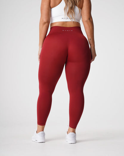 Women Carmine Solid Seamless Leggings | NVGTN