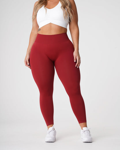 Women Carmine Solid Seamless Leggings | NVGTN