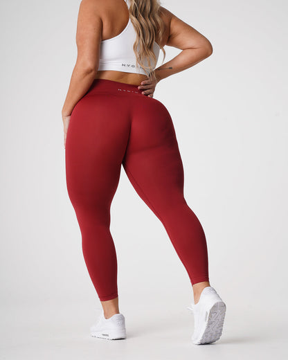 Women Carmine Solid Seamless Leggings | NVGTN