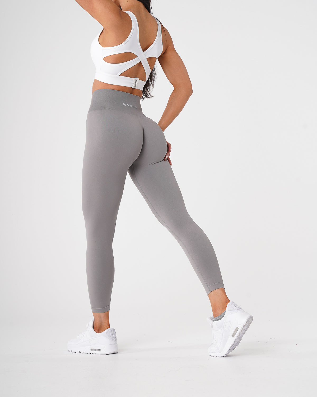 Women Light Grey Solid Seamless Leggings | NVGTN