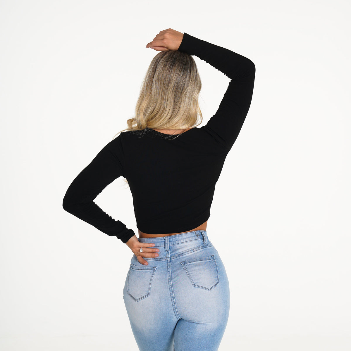 Women Black Essentials Ribbed Crop | NVGTN