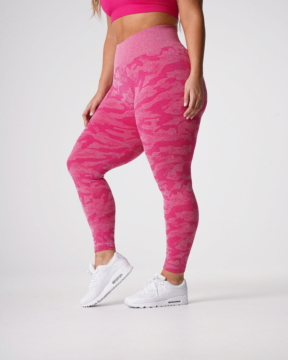 Women Fuchsia Camo Seamless Leggings | NVGTN