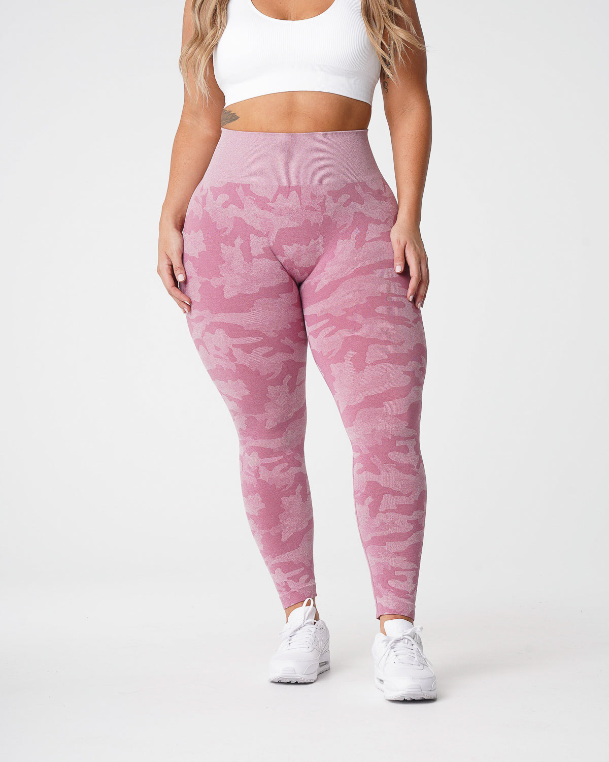 Women Pastel Pink Camo Seamless Leggings | NVGTN