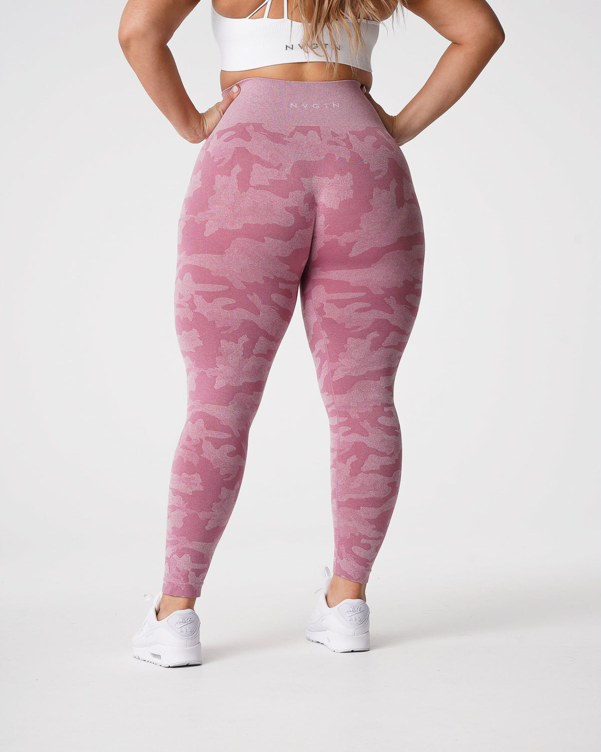 Women Pastel Pink Camo Seamless Leggings | NVGTN