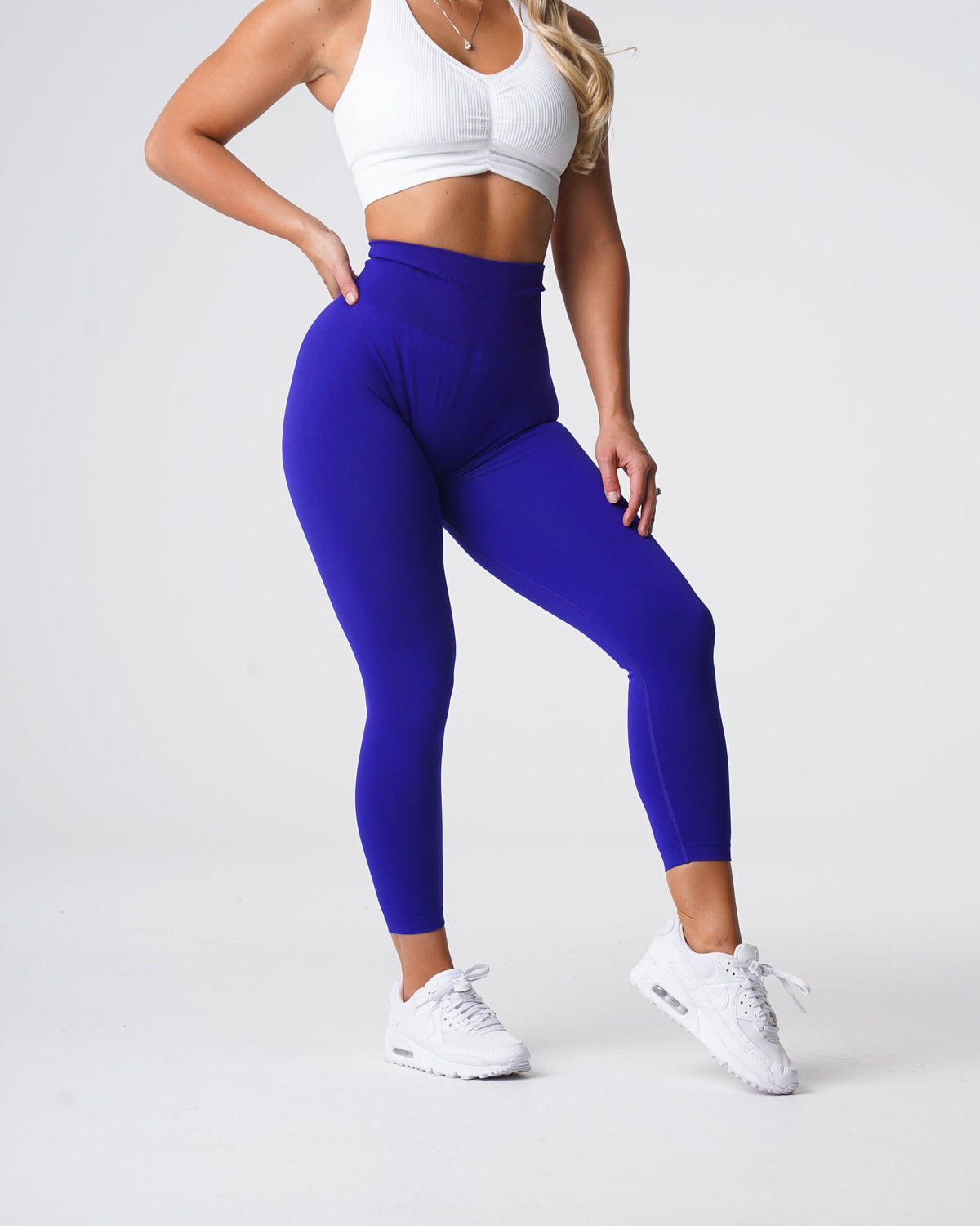 Women Cobalt Solid Seamless Leggings | NVGTN