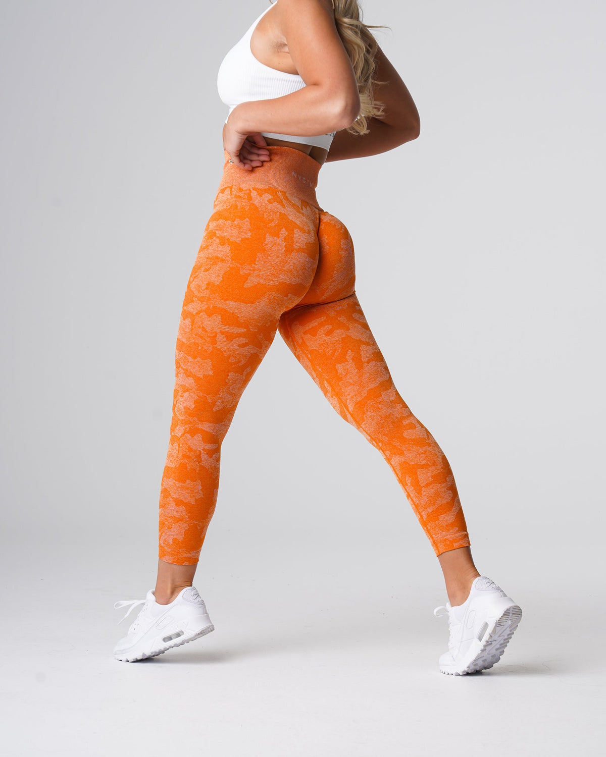 Women Burnt Orange Camo Seamless Leggings | NVGTN