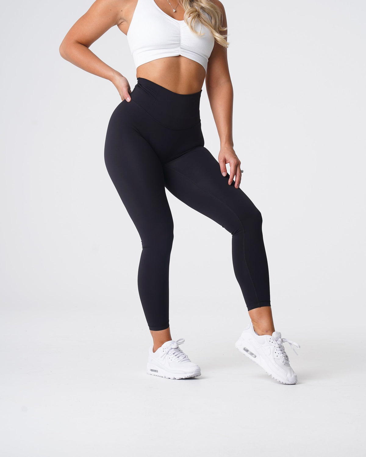 Women Black Signature 2.0 Leggings | NVGTN
