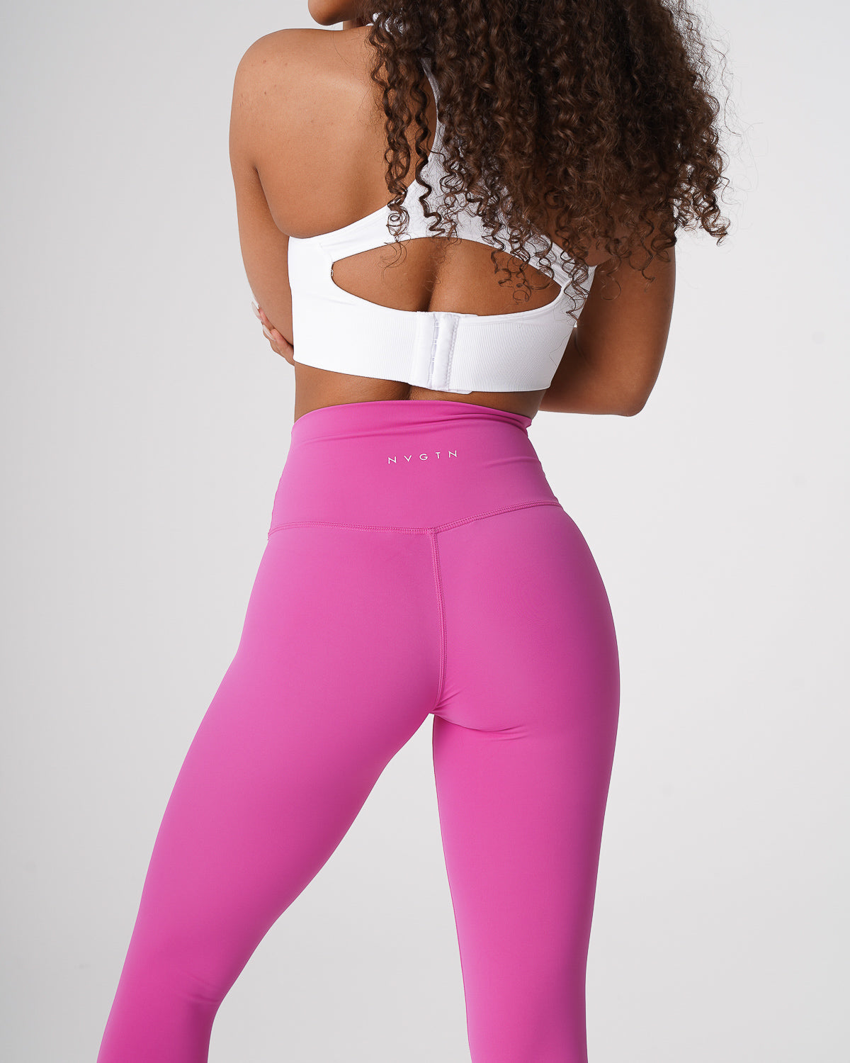 Women Wild Berry Signature 2.0 Leggings | NVGTN