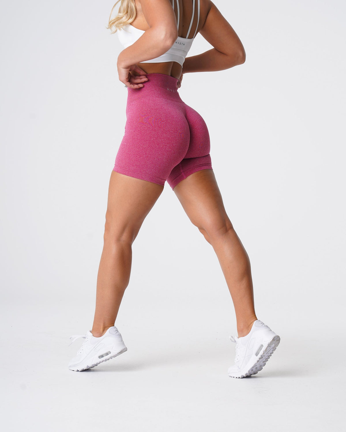 Women Crimson Pro Seamless Shorts | NVGTN