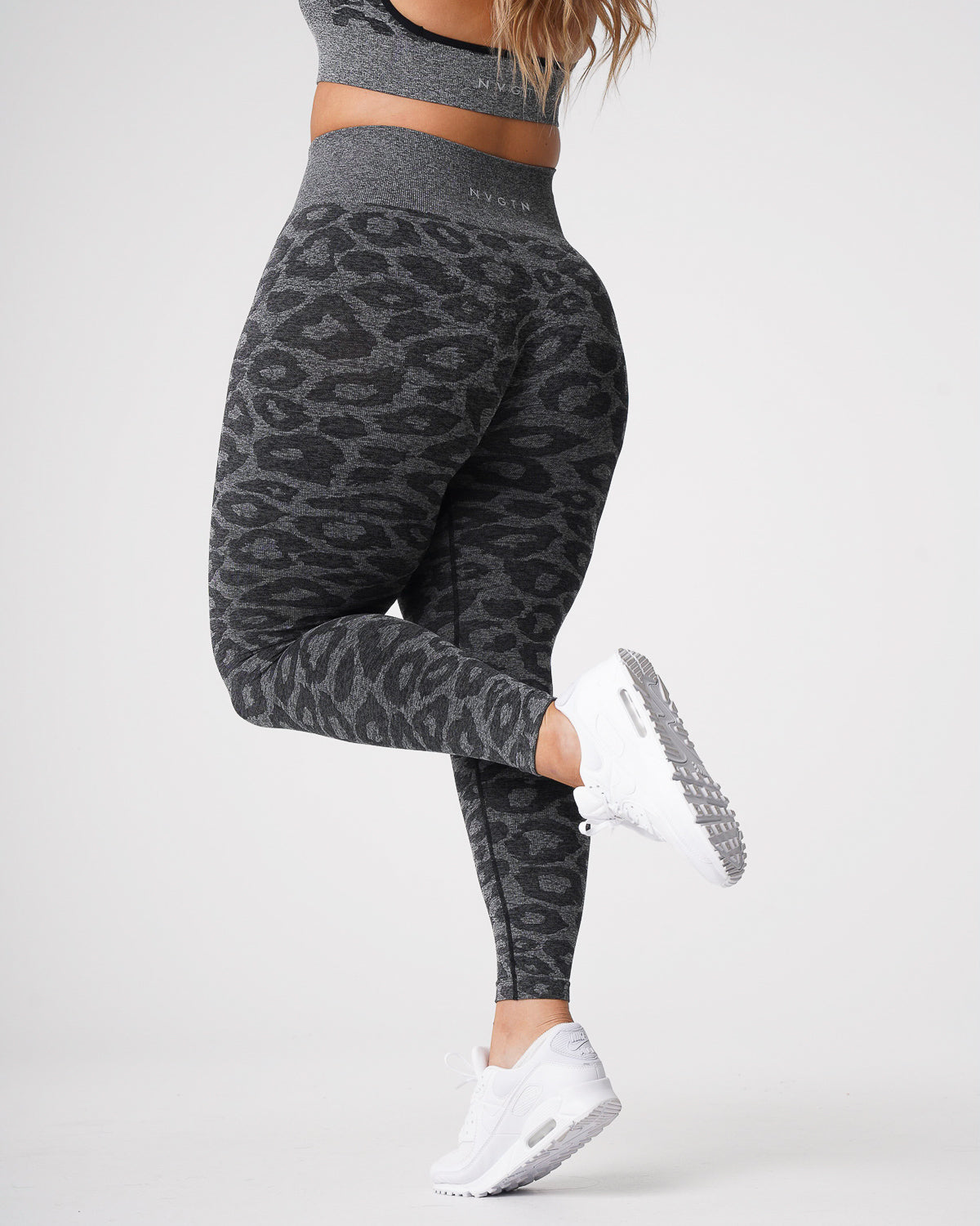 Women Black Speckled Leopard Seamless Leggings | NVGTN