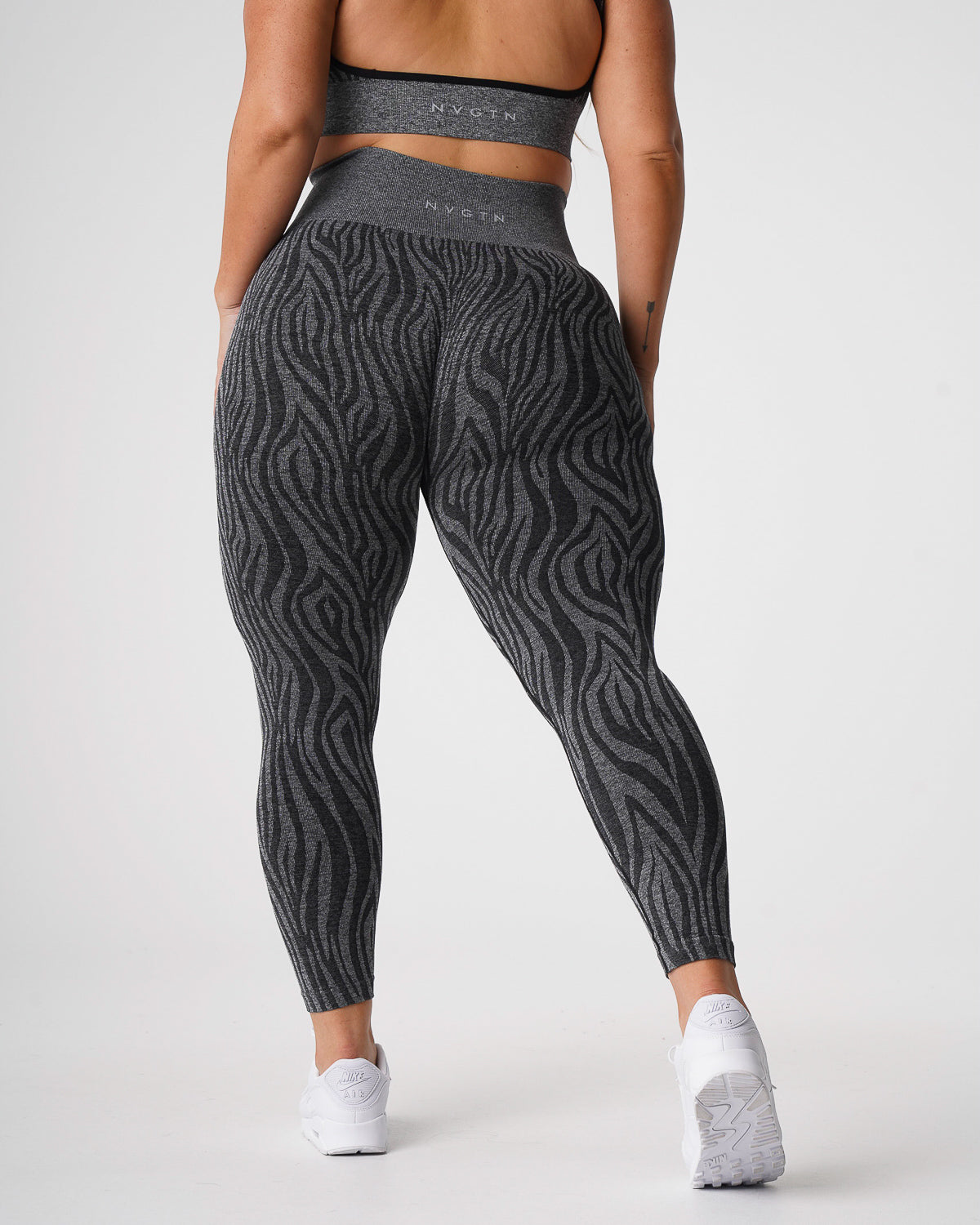 Women Black Speckled Zebra Seamless Leggings | NVGTN