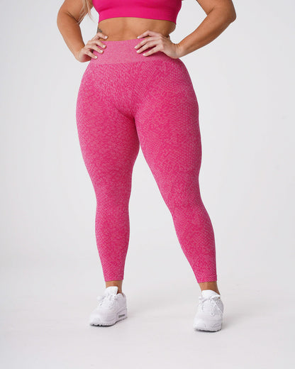 Women Fuchsia Snakeskin Seamless Leggings | NVGTN