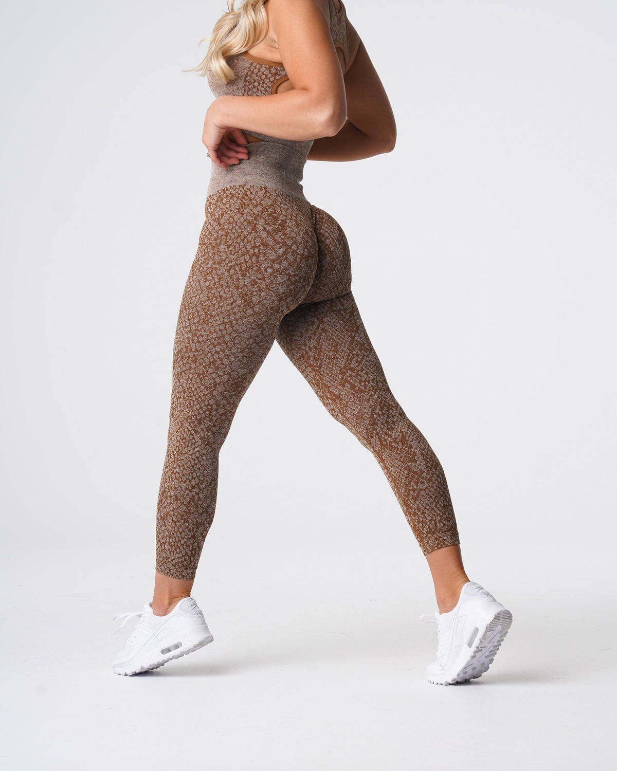 Women Mocha Snakeskin Seamless Leggings | NVGTN