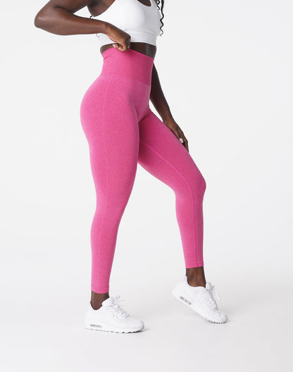 Women Fuchsia NV Seamless Leggings | NVGTN