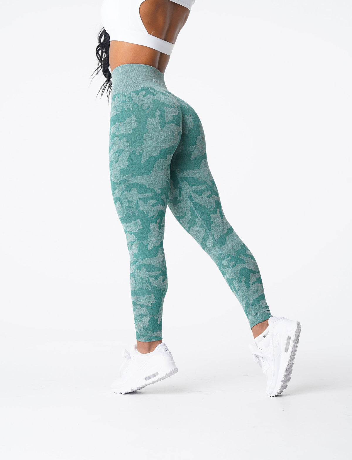Women Forest Green Camo Seamless Leggings | NVGTN