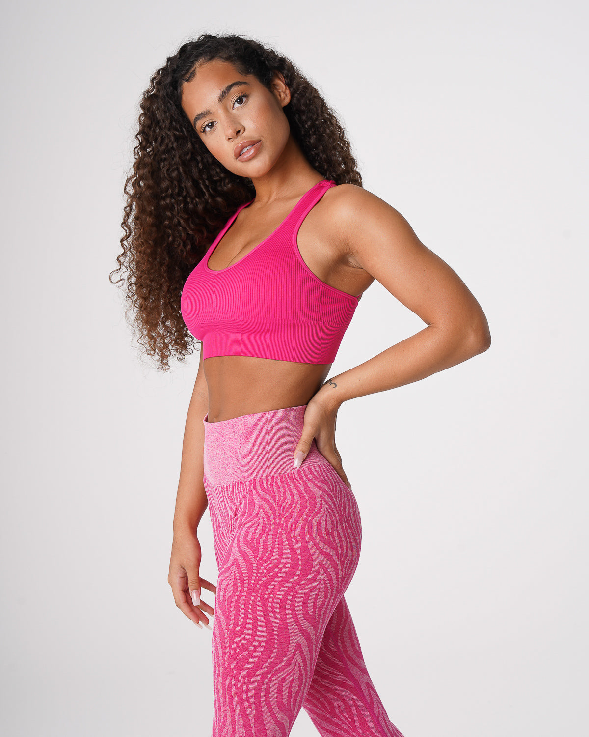 Women Fuchsia Galaxy Ribbed Seamless Bra | NVGTN