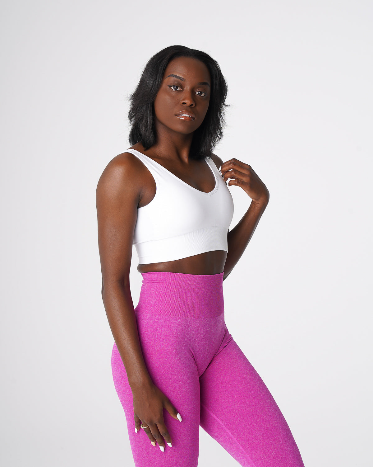 Women White Elevate Seamless Bra | NVGTN