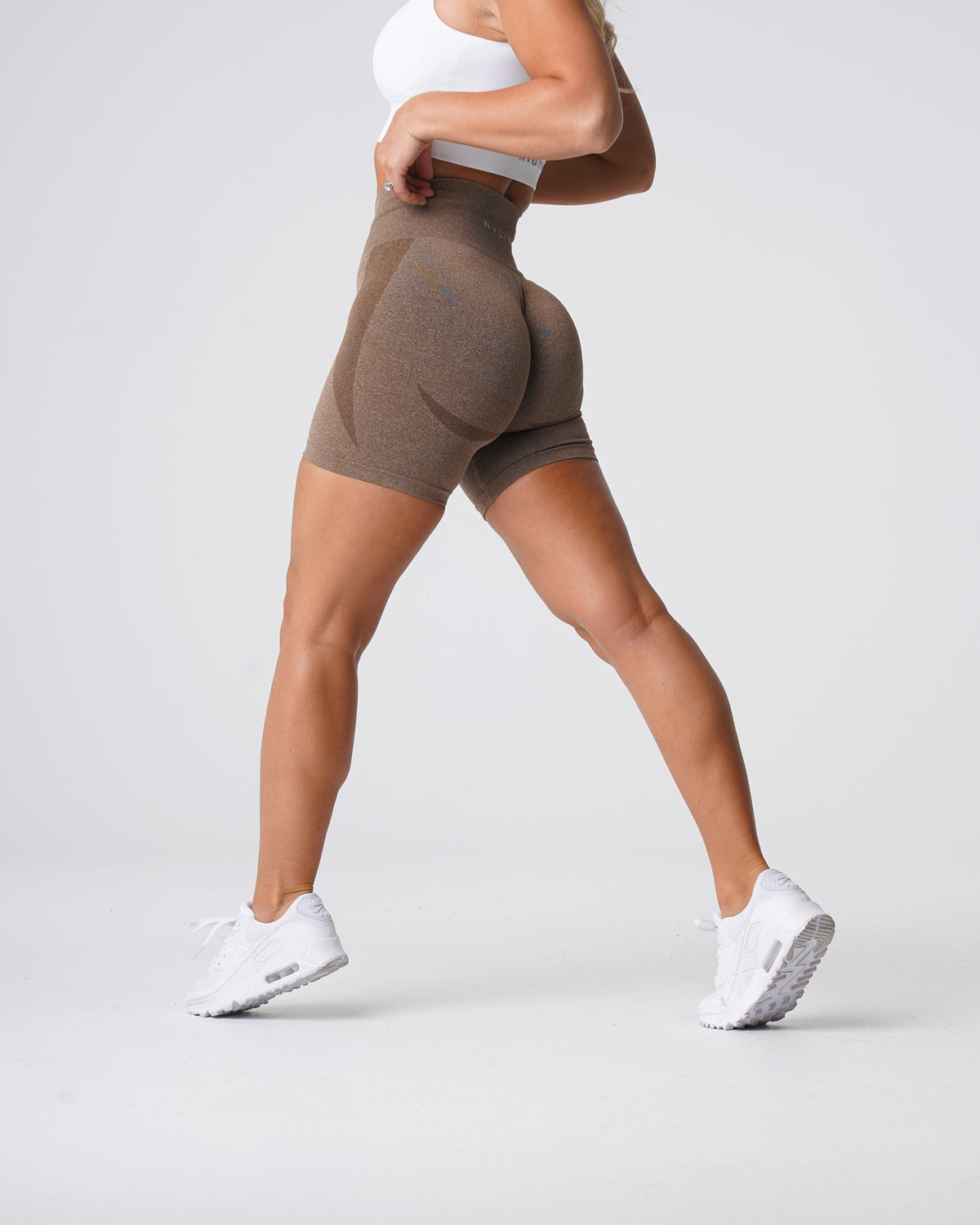 Women Mocha Contour Seamless Shorts | NVGTN