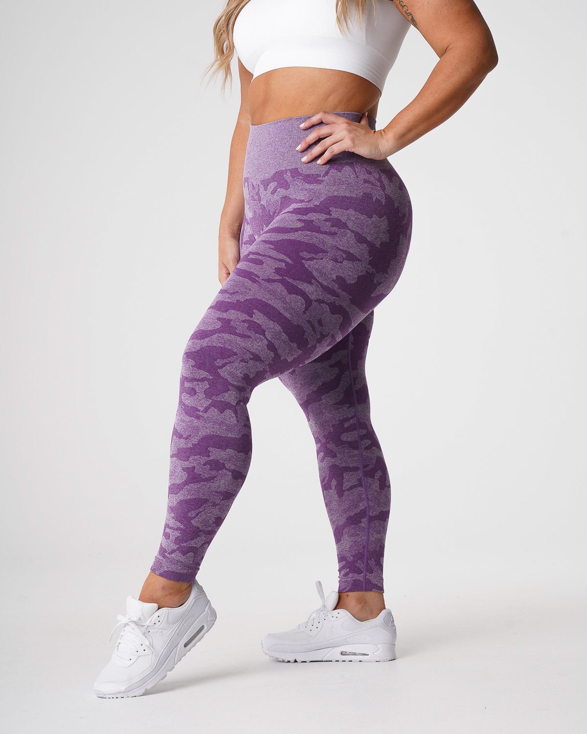 Women Violet Camo Seamless Leggings | NVGTN