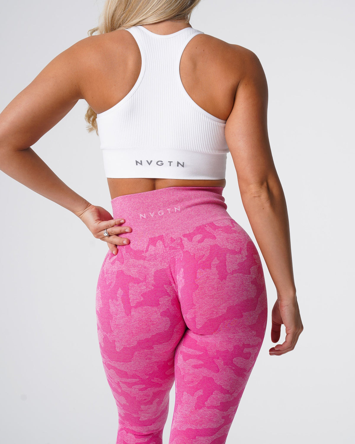 Women Bubble Gum Pink Camo Seamless Leggings | NVGTN