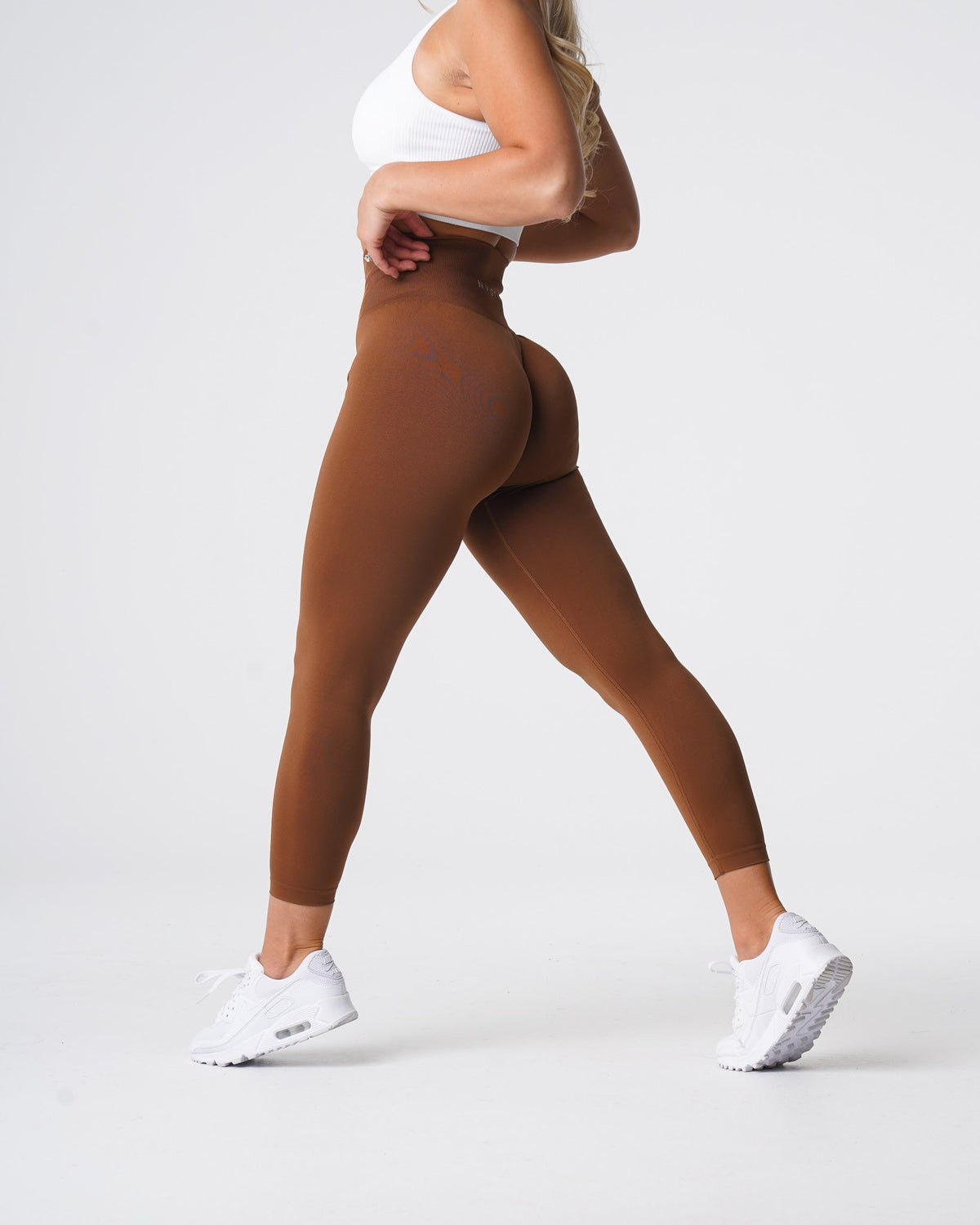 Women Caramel Solid Seamless Leggings | NVGTN