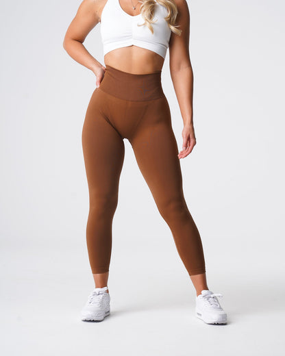 Women Caramel Solid Seamless Leggings | NVGTN