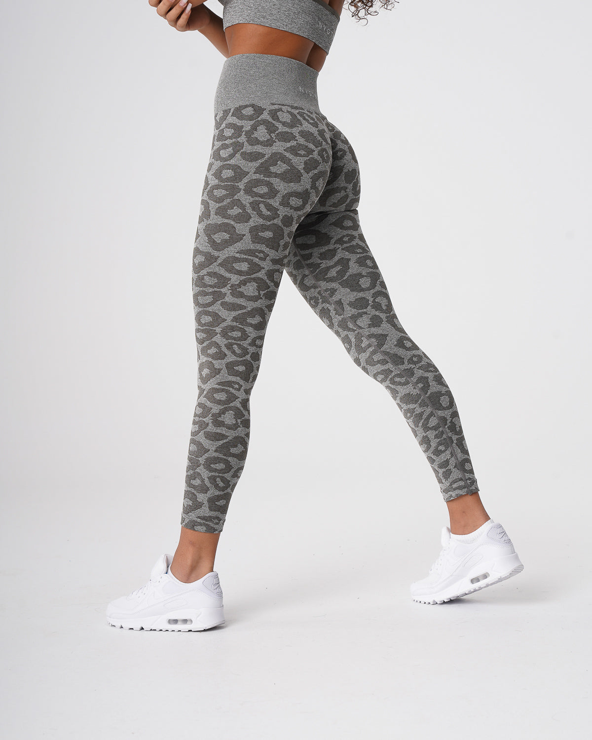 Women Khaki Green Leopard Seamless Leggings | NVGTN