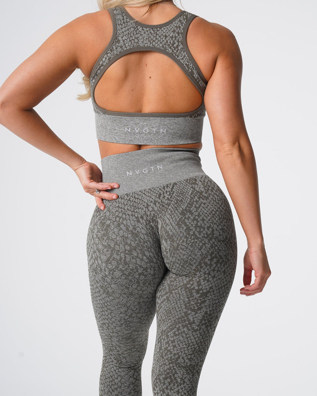 Women Khaki Green Snakeskin Seamless Leggings | NVGTN