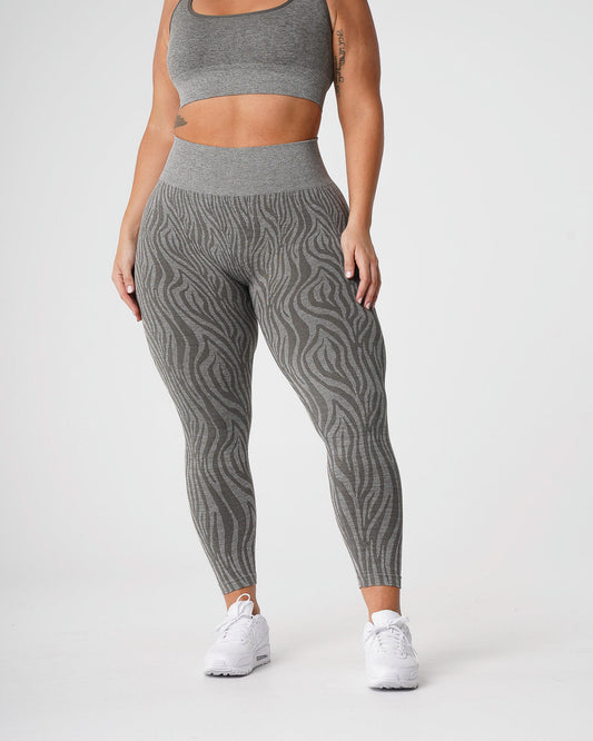 Women Khaki Green Zebra Seamless Leggings | NVGTN