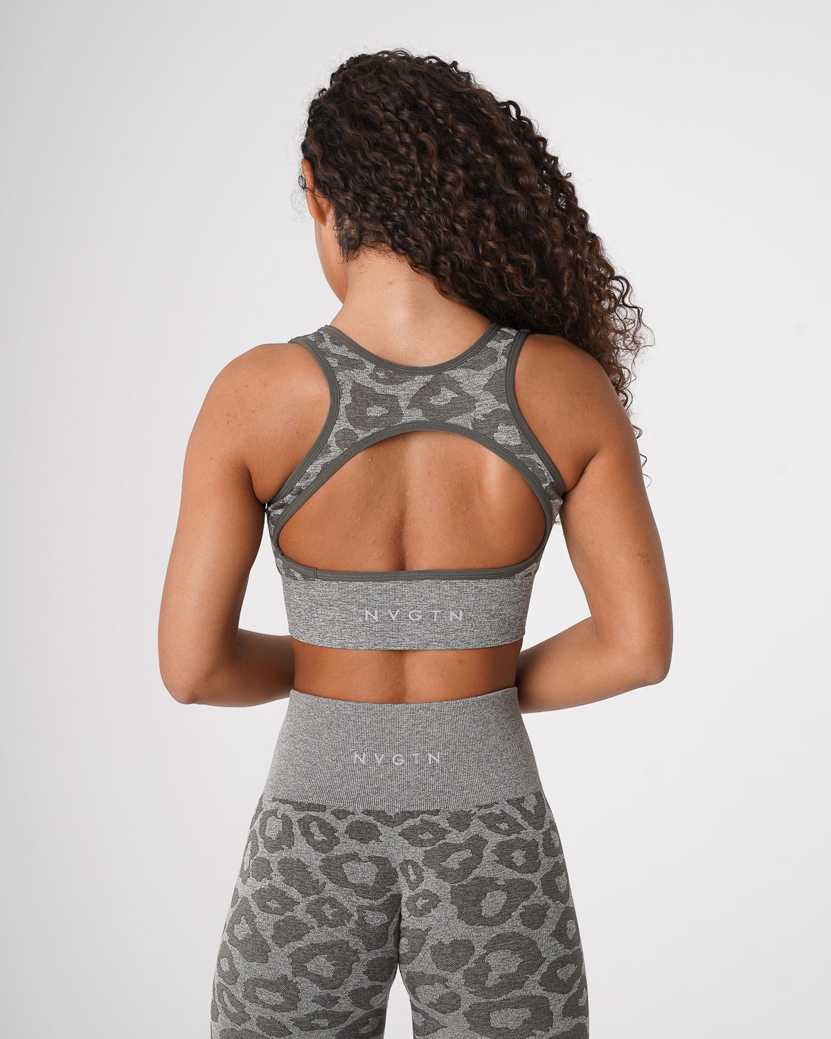 Women Khaki Green Leopard Eclipse Seamless Bra | NVGTN