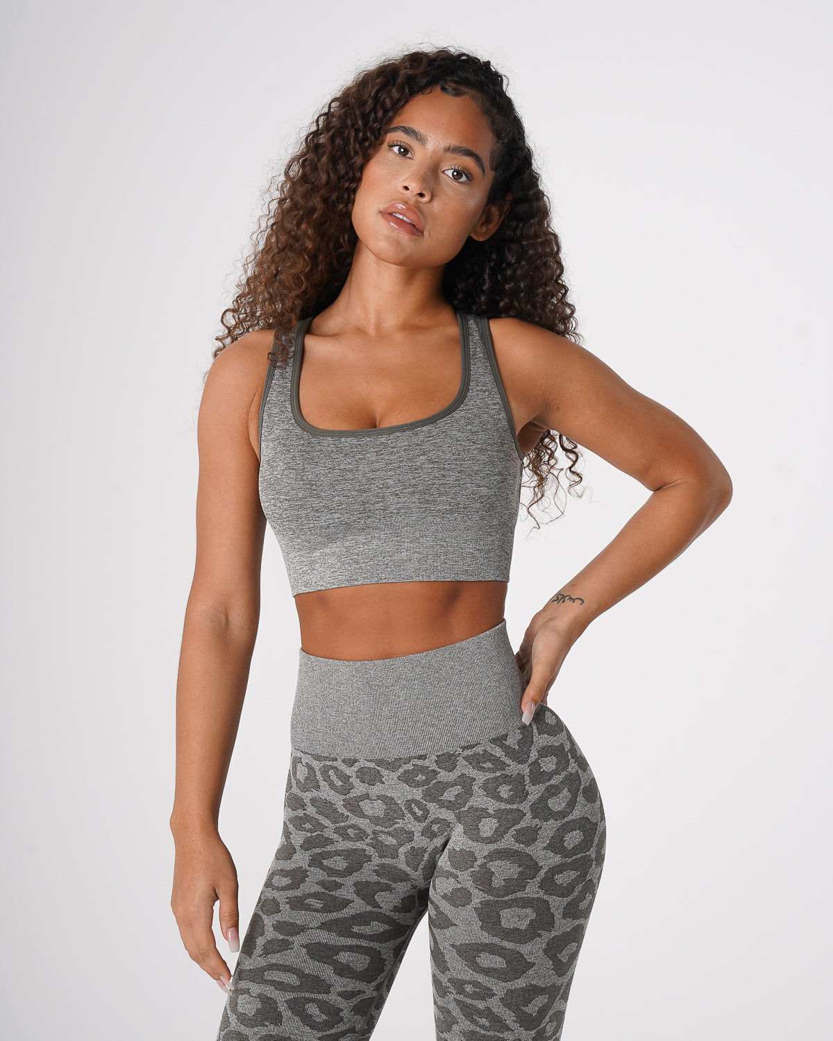 Women Khaki Green Leopard Eclipse Seamless Bra | NVGTN