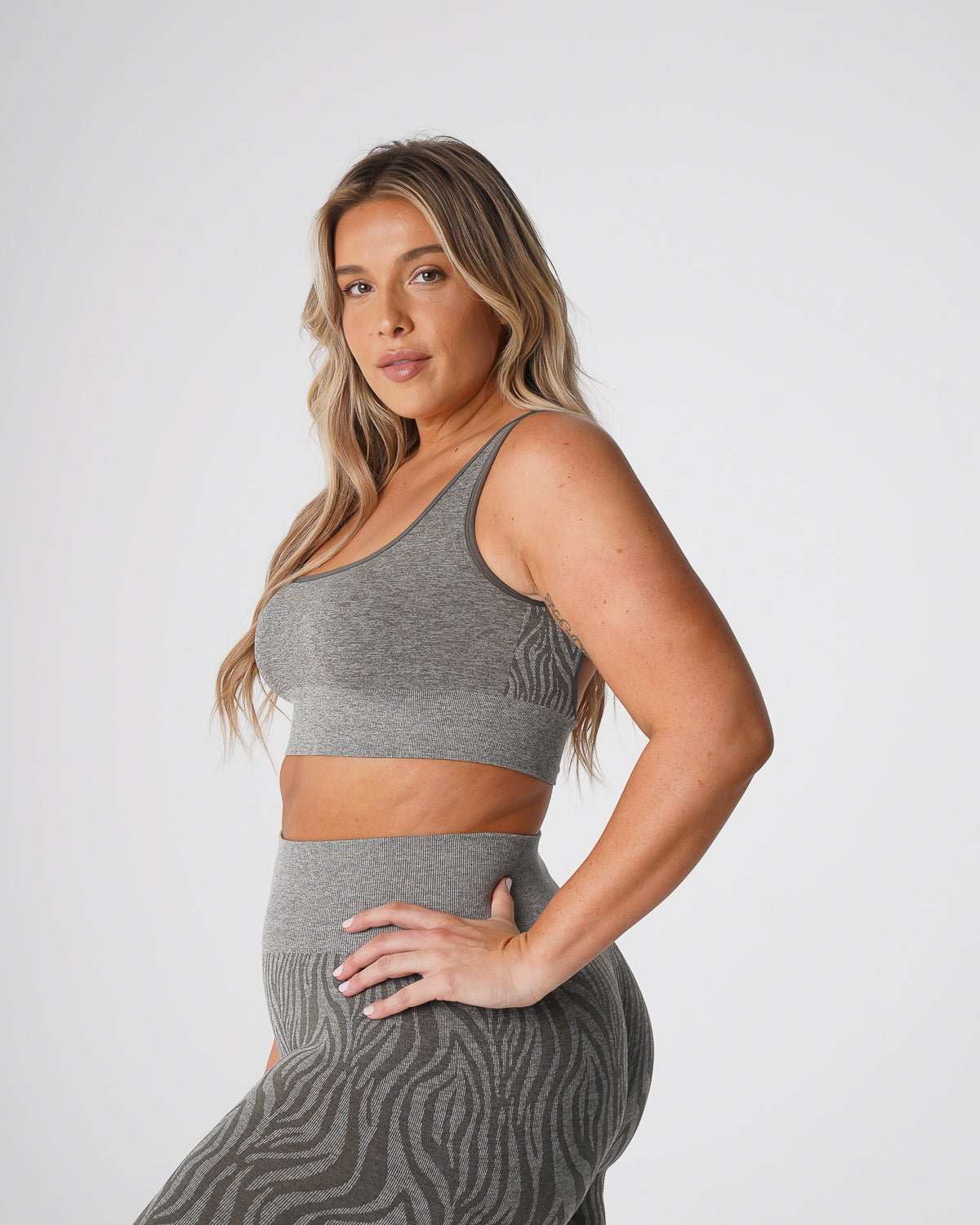 Women Khaki Green Zebra Eclipse Seamless Bra | NVGTN