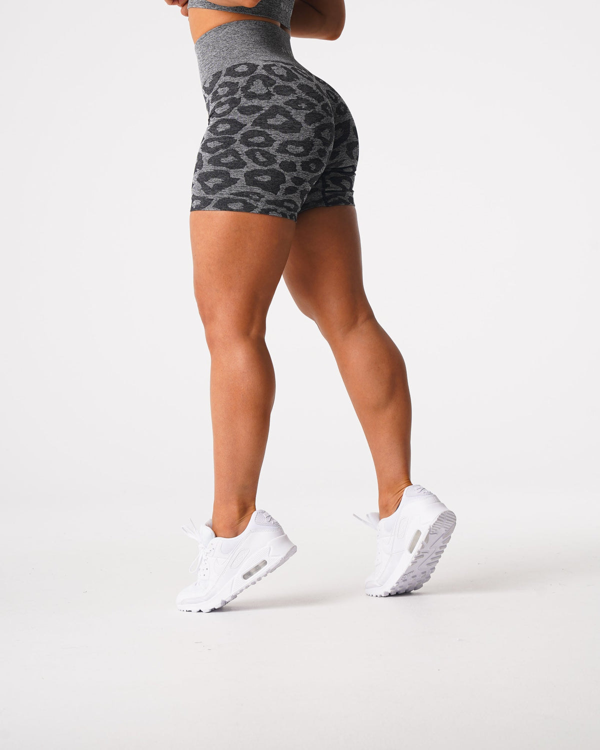 Women Black Speckled Leopard Seamless Shorts | NVGTN