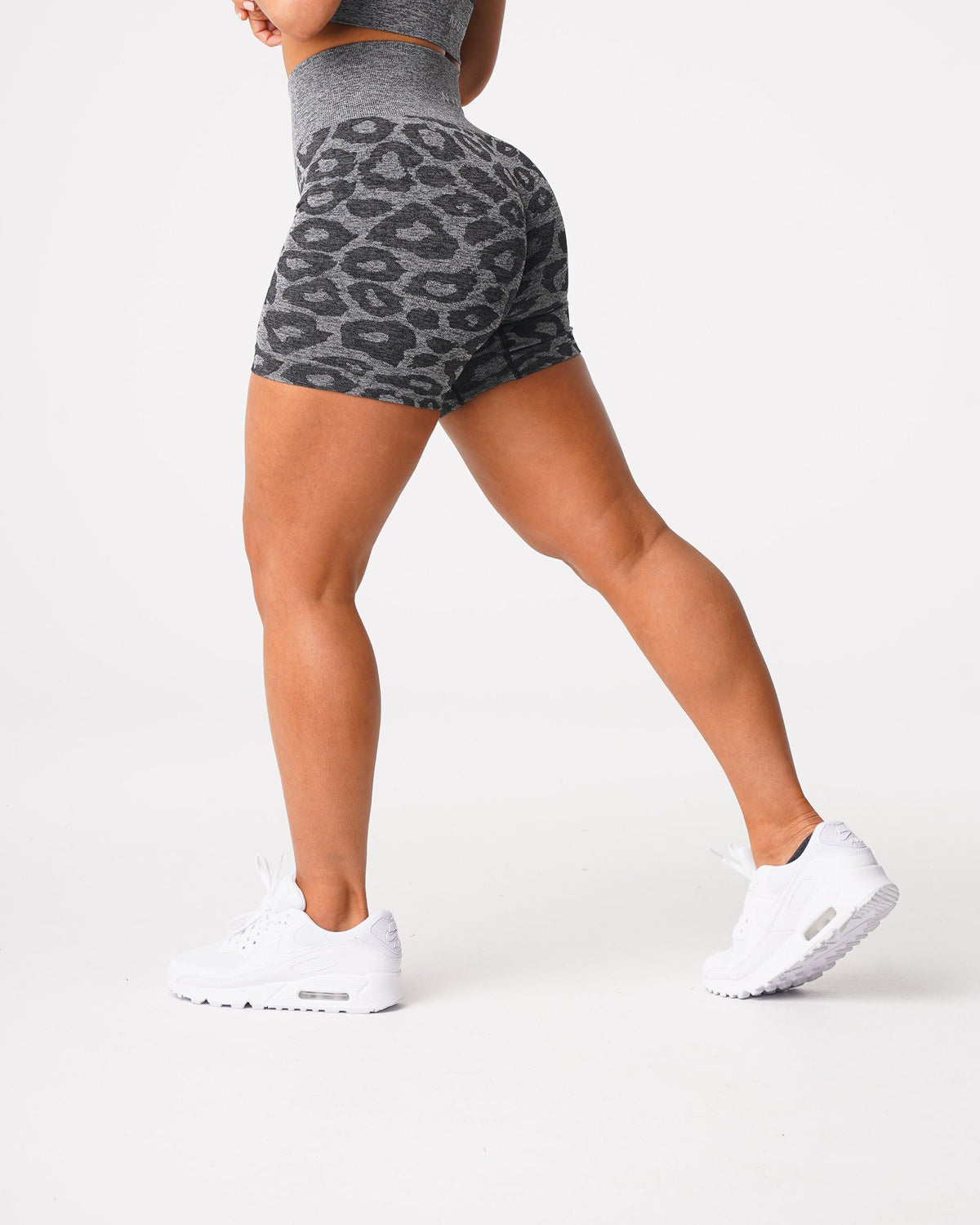 Women Black Speckled Leopard Seamless Shorts | NVGTN