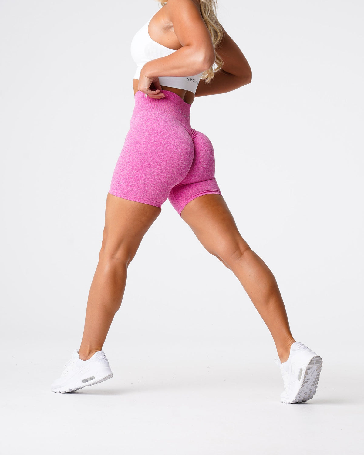 Women Bubble Gum Pink Scrunch Seamless Shorts | NVGTN