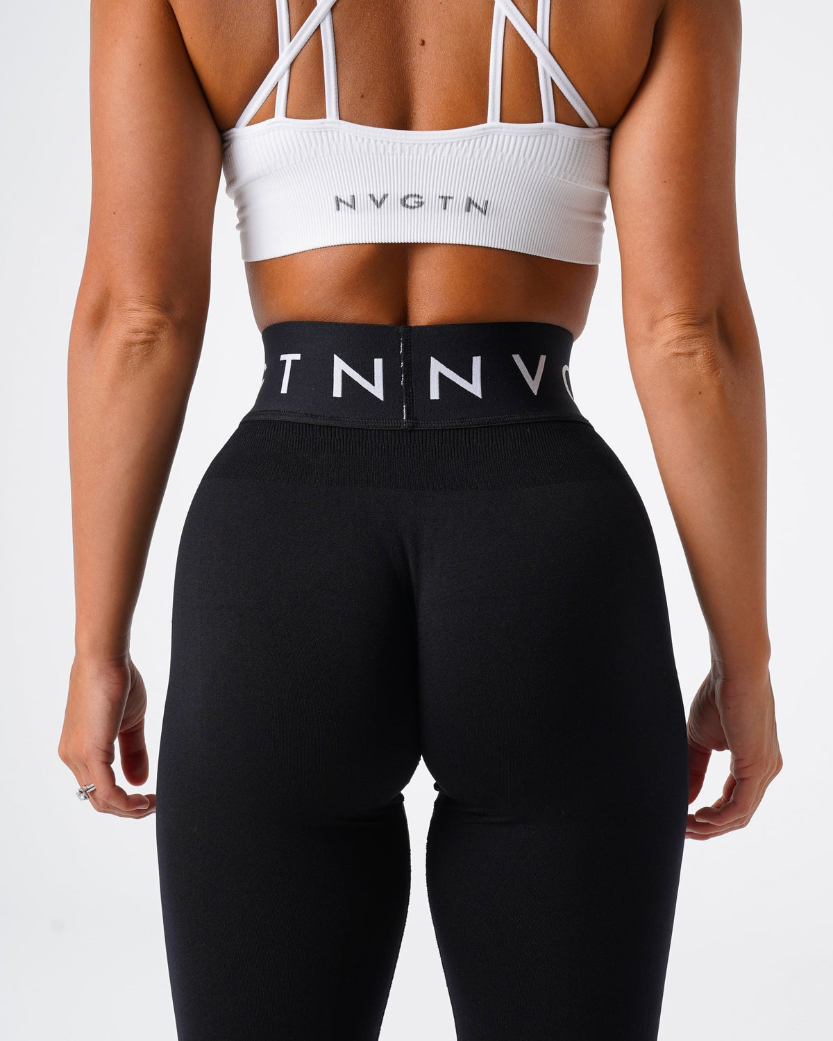 Women Black Sport Seamless Leggings | NVGTN