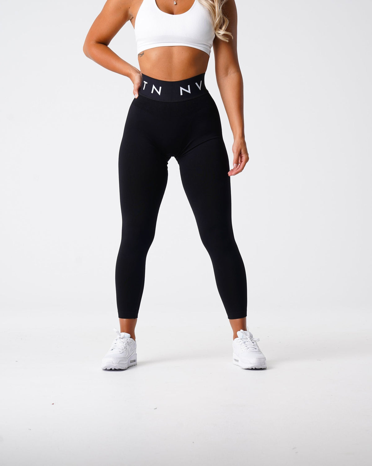 Women Black Sport Seamless Leggings | NVGTN