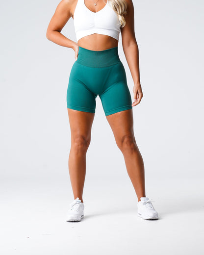 Women Emerald Solid Seamless Shorts | NVGTN