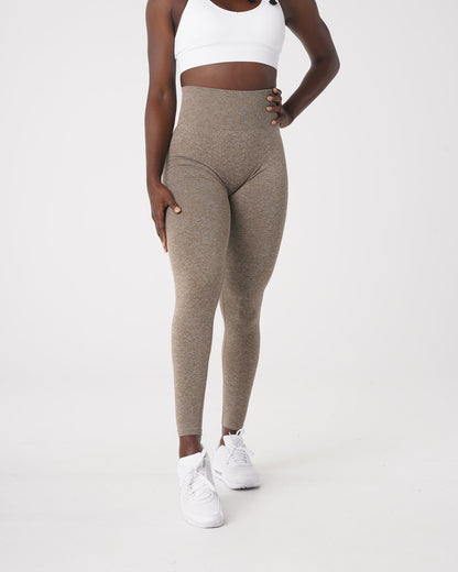 Women Mocha Scrunch Seamless Leggings | NVGTN