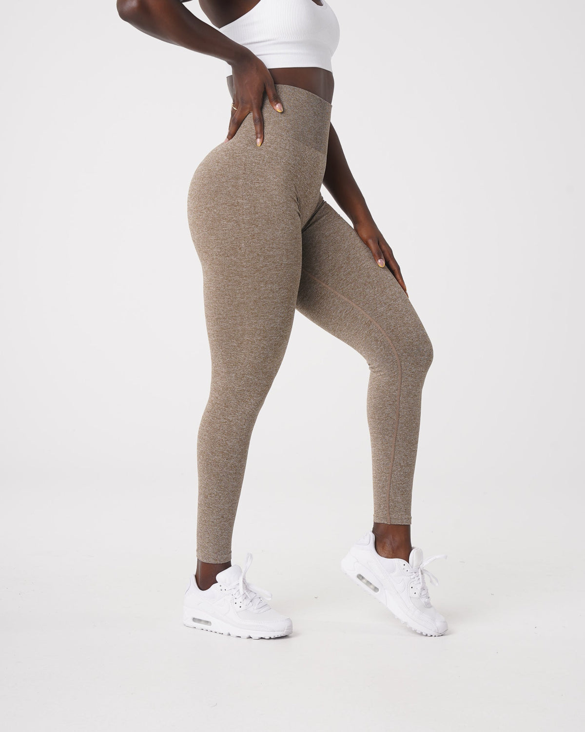 Women Mocha Scrunch Seamless Leggings | NVGTN