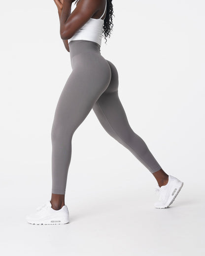 Women Charcoal Solid Seamless Leggings | NVGTN