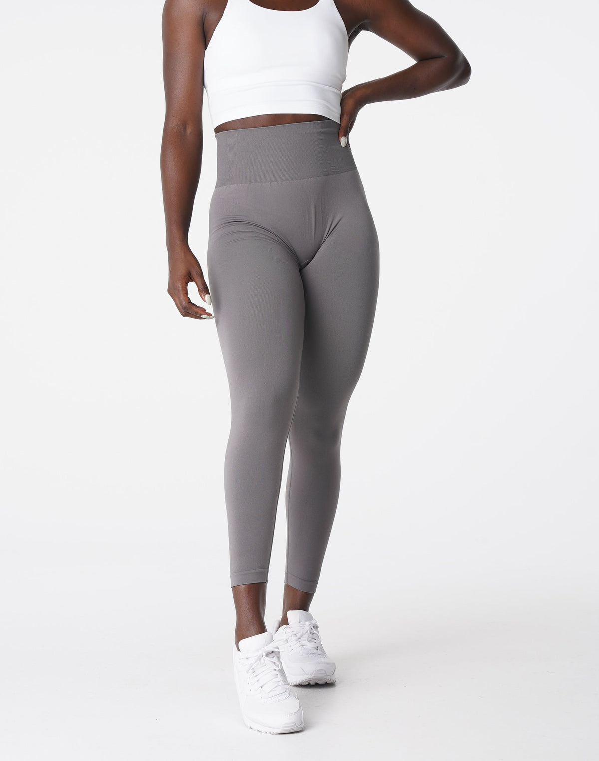 Women Charcoal Solid Seamless Leggings | NVGTN