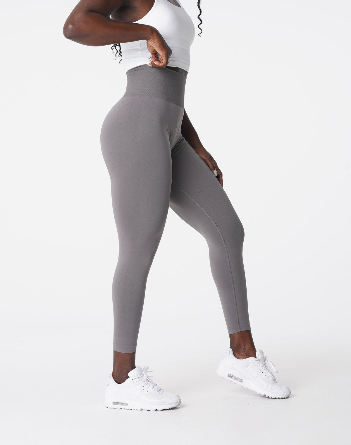 Women Charcoal Solid Seamless Leggings | NVGTN