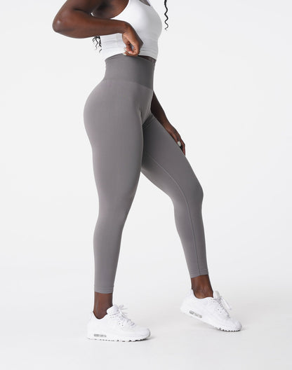 Women Charcoal Solid Seamless Leggings | NVGTN
